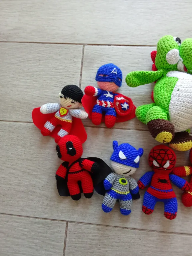 Peluches crochet superhéroes y más