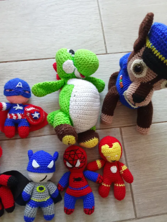 Peluches crochet superhéroes y más