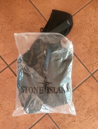 Sudadera Stone Island Negra con Capucha