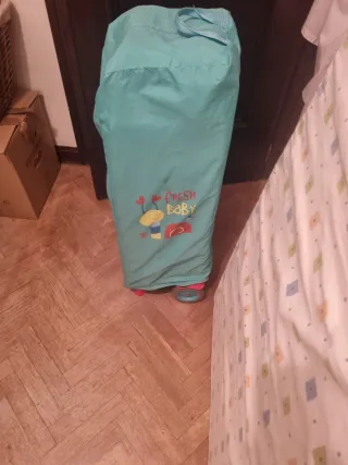 Cuna de viaje con colchón