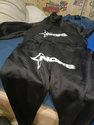 Chándal hombre negro con logo