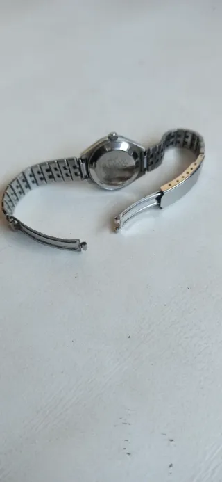 Reloj Citizen Plata y Blanco Automático