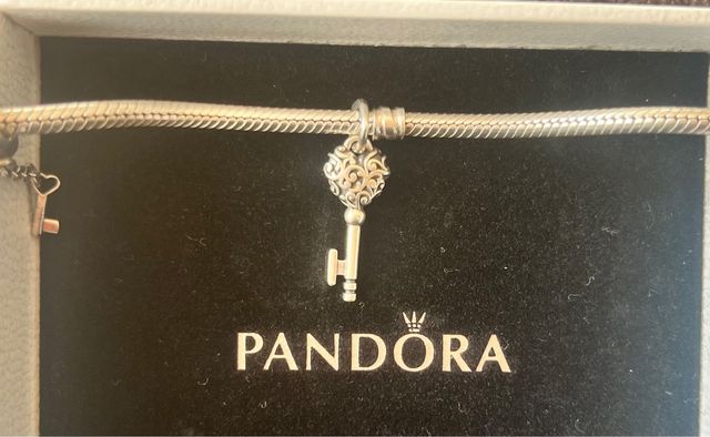 Pandora Charm Llave Real Plata