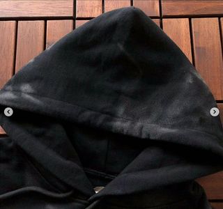 Sudadera Gallery Dept. Negra Logo Amarillo