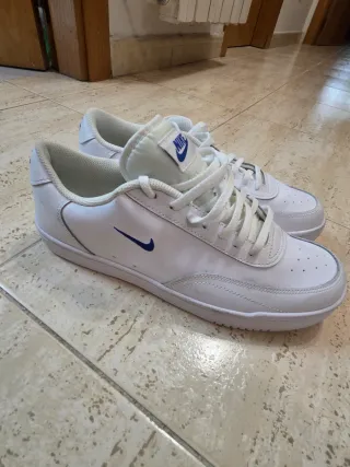 Zapatillas Nike Blancas y Azules