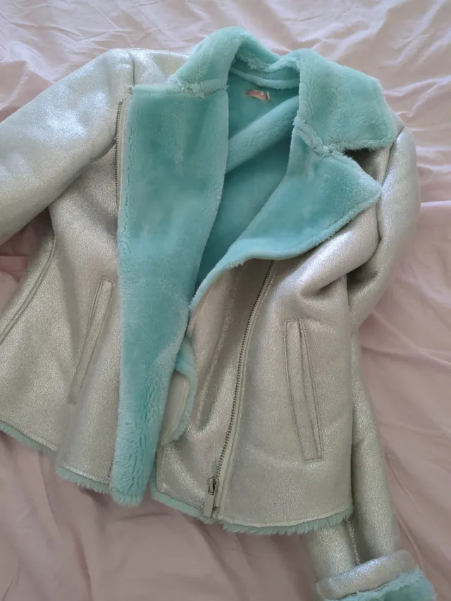 Cazadora plata y turquesa borreguito