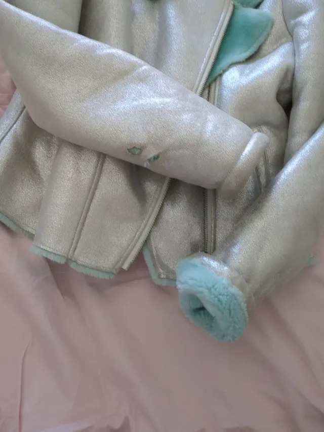 Cazadora plata y turquesa borreguito