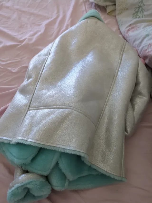 Cazadora plata y turquesa borreguito