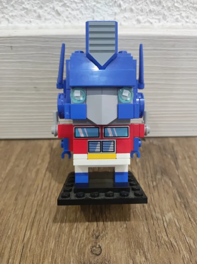 Optimus Prime: Robot y Vehículo Lego