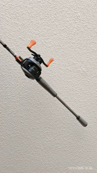 Caña y carrete casting zurdo