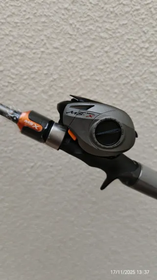 Caña y carrete casting zurdo