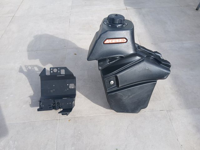 Depósito Acerbis 14L y Torre Soporte