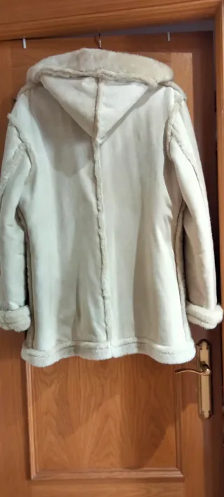 Abrigo antelina forrado con capucha