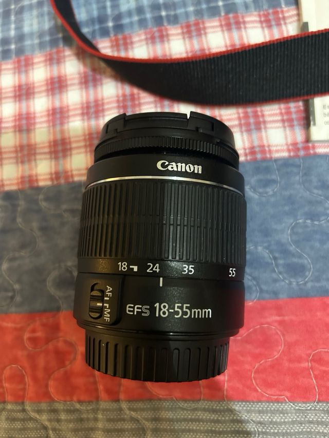 Fotocamera Canon EOS 1200D, due obiettivi e custodia