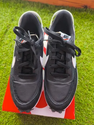 Nike Waffle Debut negras talla 39