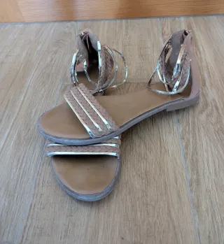 Sandalias mujer marrón y dorado