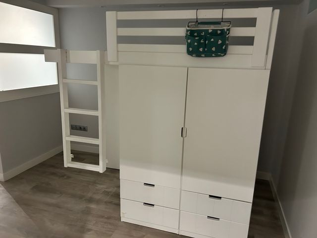 Litera infantil con armario