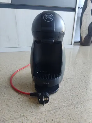 Cafetera Dolce Gusto Krups Negra