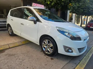 Renault Grand Scenic 2011