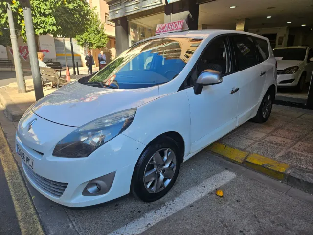 Renault Grand Scenic 2011