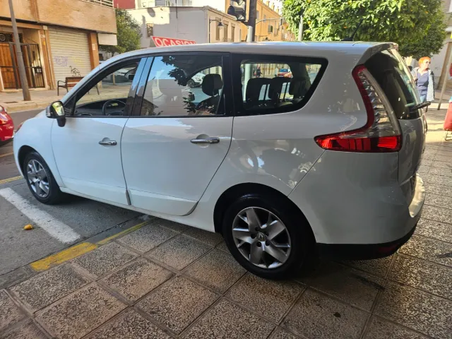 Renault Grand Scenic 2011