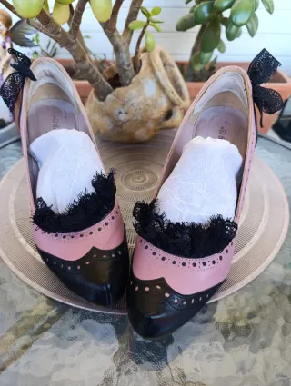 Zapatos tacón rosa y negro con encaje