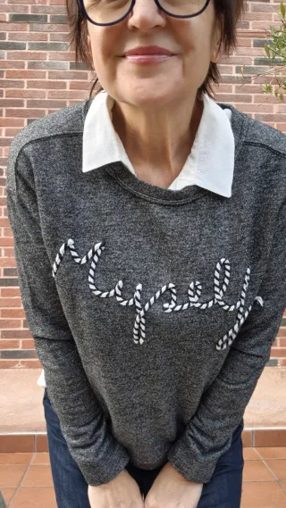 Sudadera Bershka Myself jaspeada gris