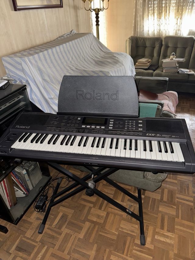 Roland EXR-5s Piano Electrónico