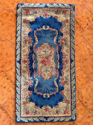 Scendiletto floreale blu e rosa