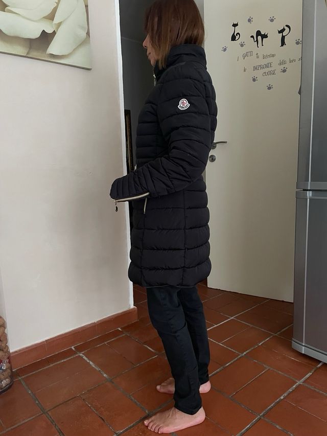 Piumino lungo nero con cintura , con cappuccio