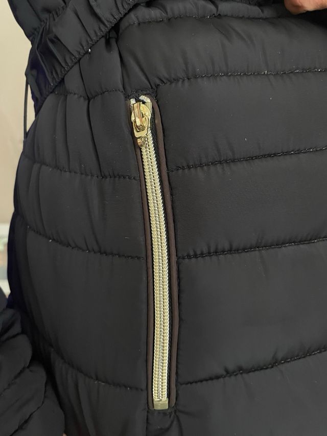 Piumino lungo nero con cintura , con cappuccio