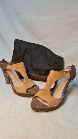 Sandalias Adolfo Domínguez Piel Beige/Marrón Talla