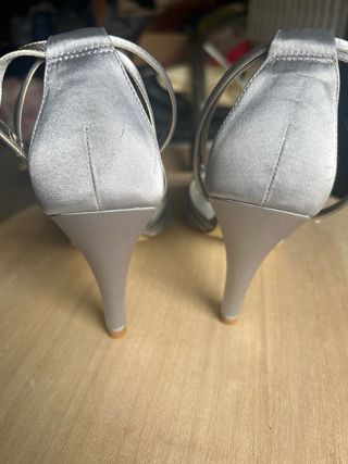 Zapatos plateados  raso  fiesta talla 39