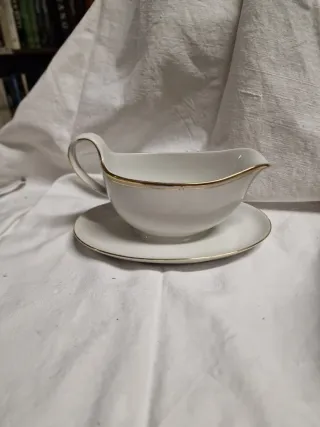 Salsiera in porcellana Kahla bordi dorati