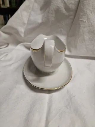 Salsiera in porcellana Kahla bordi dorati