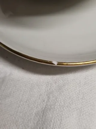 Salsiera in porcellana Kahla bordi dorati