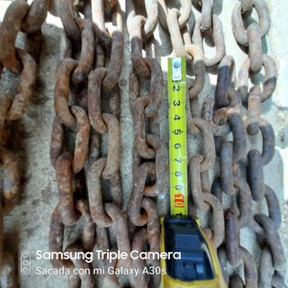 Cadenas antiguas oxidadas