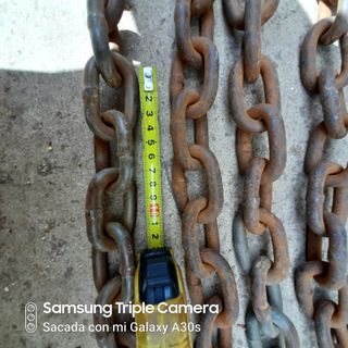 Cadenas antiguas oxidadas