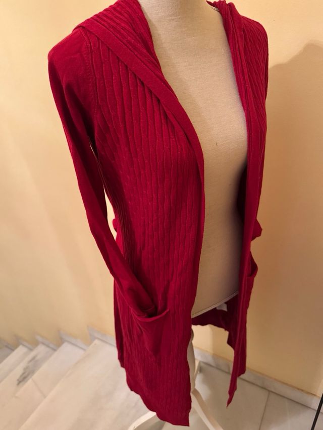 Rebeca lunga in maglia con cappuccio