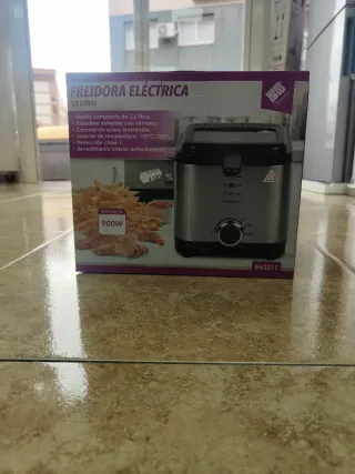 Freidora Eléctrica 1.5L 900W