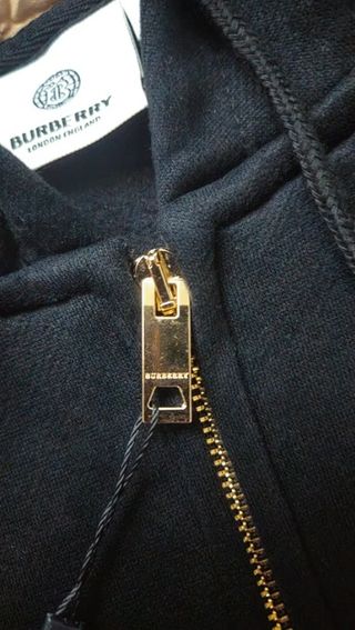 Sudadera Burberry Negra con Capucha