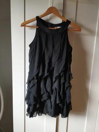 Vestido negro H&M con cascada