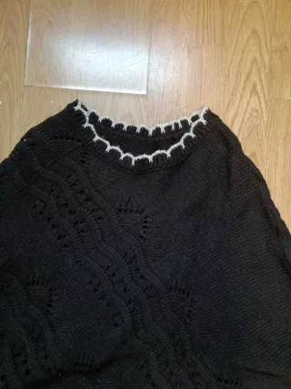 Poncho tejido negro