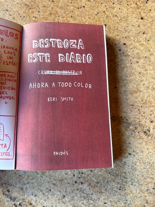 Destroza este diario. Ahora a todo color