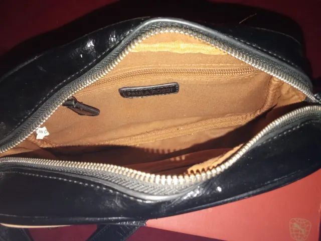 Bolso marrón y verde