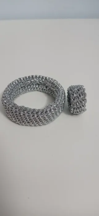 Pulsera crochet plateada y anillo