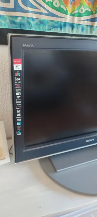 TV Sony Bravia 32 Plata y Negro