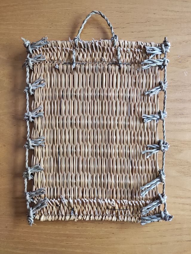 Panel Decorativo Esparto con Pergamino