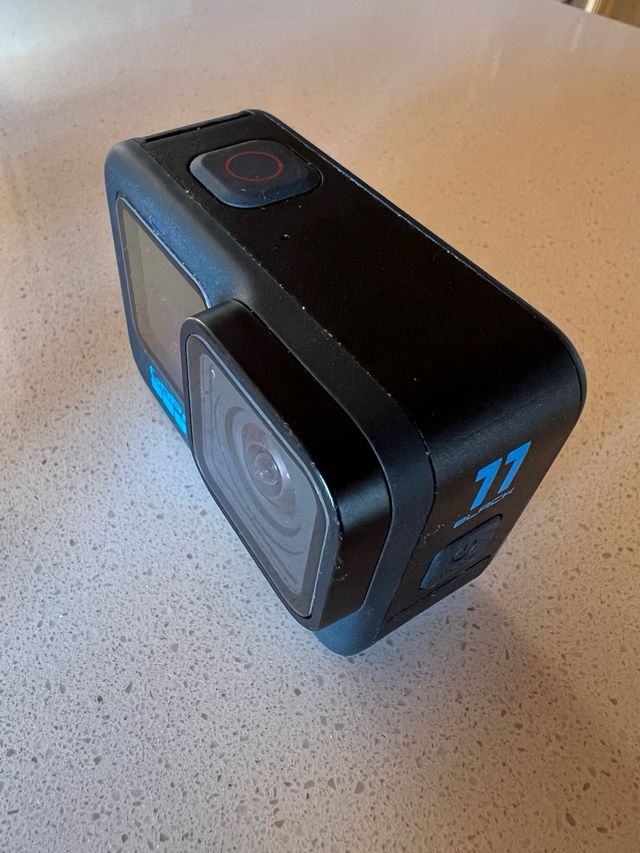 GoPro Hero 11 Black + Carcasa Sumergible