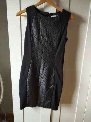 Vestido negro  detalles en polipiel